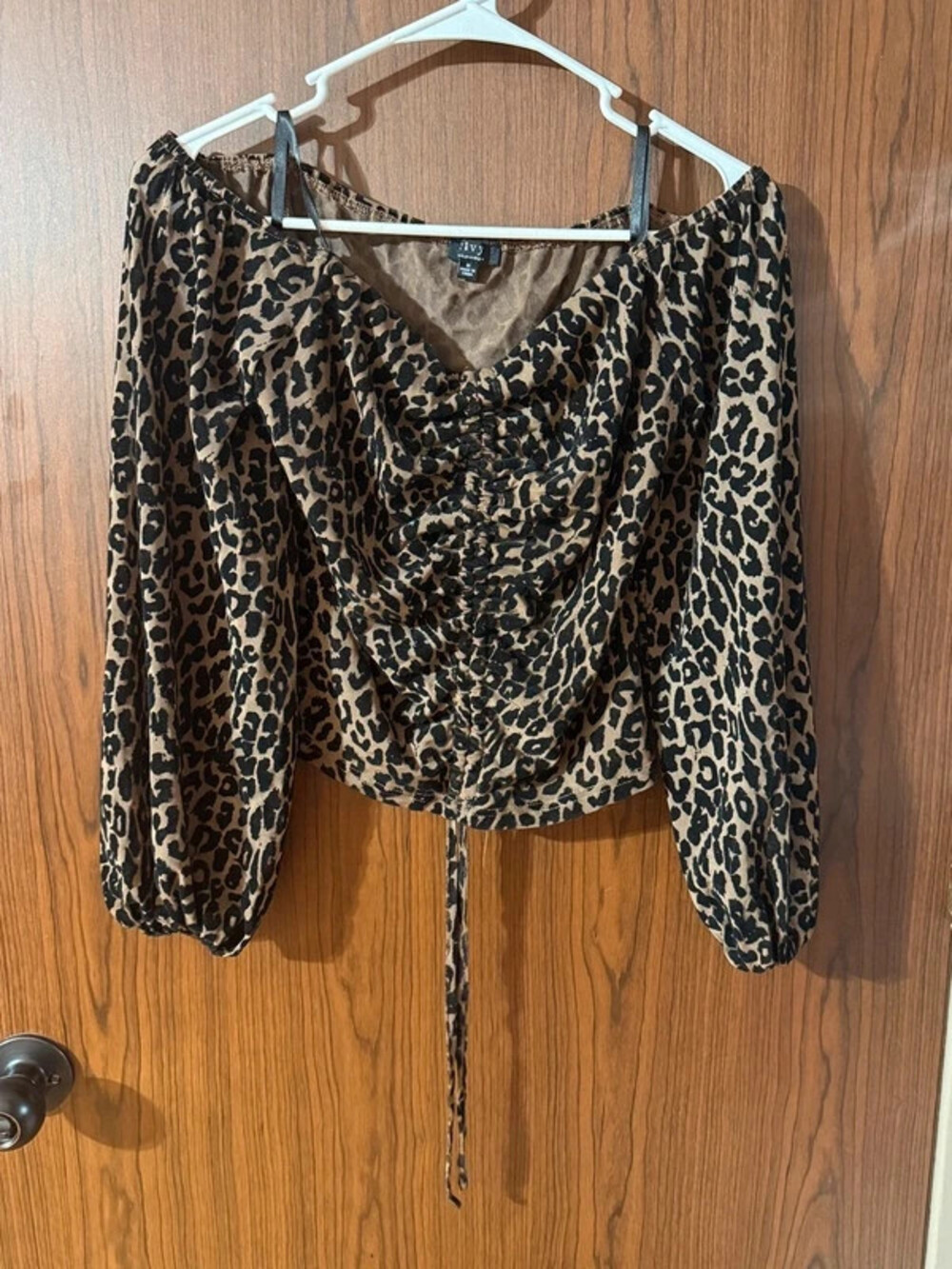 Women’s cheetah top 0113